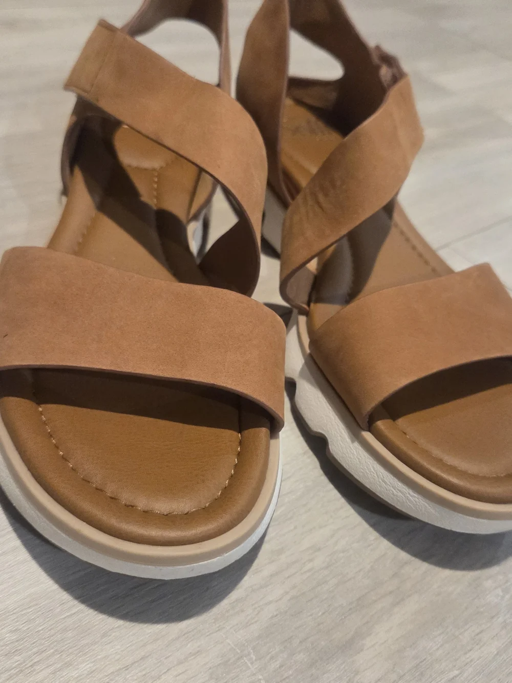 Sofft Khell Leather Wedge Sandal Tan Luggage Size 8.5M (Fits 8) - Excellent Cond